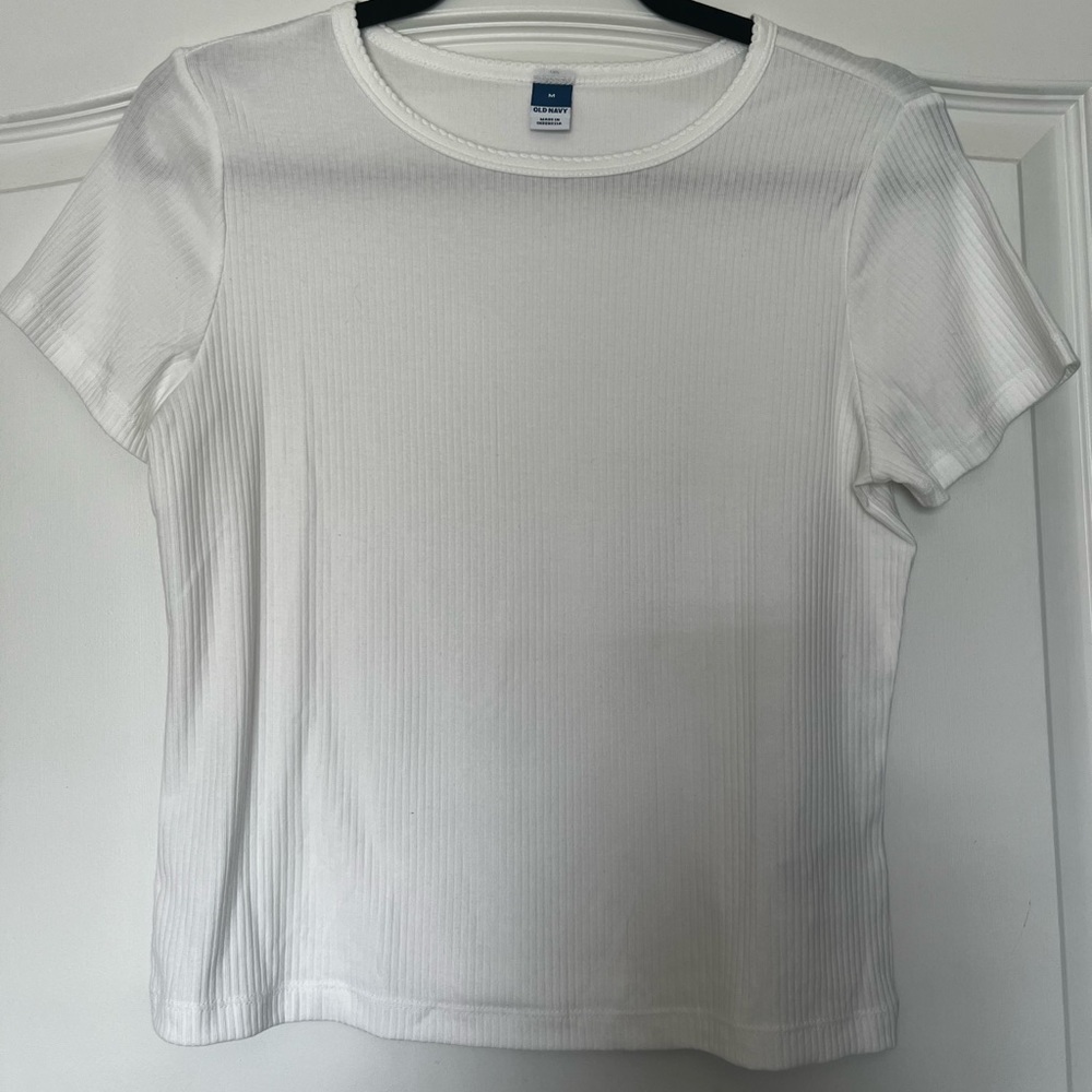 Cropped ribbed top from old navy size medium, like new condition